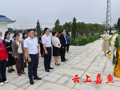 县委统战部、县知联会开展“凝心铸魂强根基、团结奋进新征程”主题教育暨红色教育祭拜烈士活动