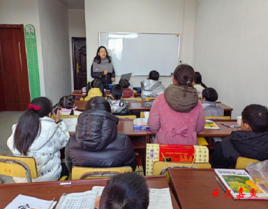 嘉鱼县妇联送家教送关爱服务下基层活动走进殷家阁村湾