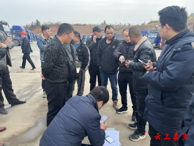 嘉鱼北收费站：送“E”入企 差异化优惠助力民企减负