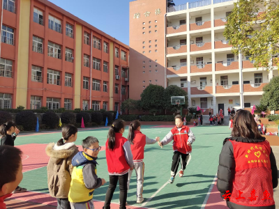 鱼岳镇西街社区：“趣味”乐童心 “运动”展活力