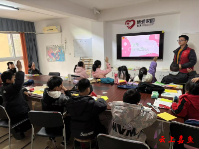 鱼岳镇樱花社区开展爱国教育活动