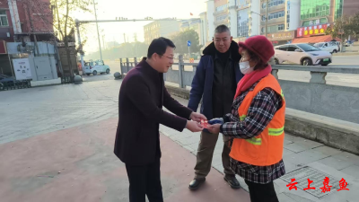 潘家湾镇：大年初一慰问一线环卫工人