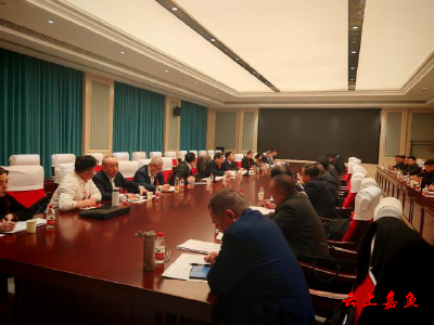 【聚焦两会】县政协领导分别参加政协分组讨论