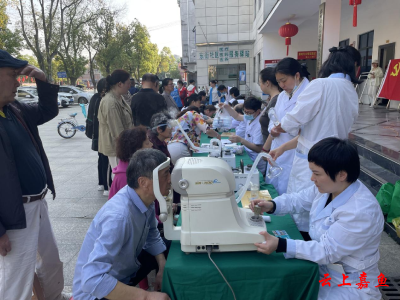 鱼岳镇东街社区：健康义诊进社区 贴心服务暖民心