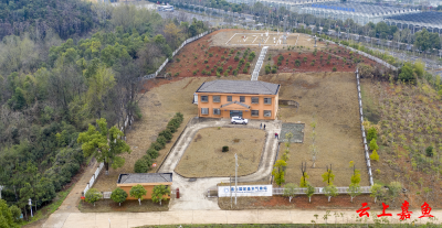 嘉鱼：巡检维护气象设备 夯实气象服务基础