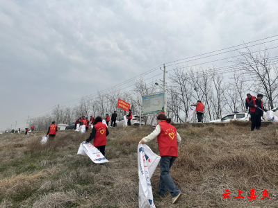 新街镇开展巡江护堤环境保护志愿服务活动