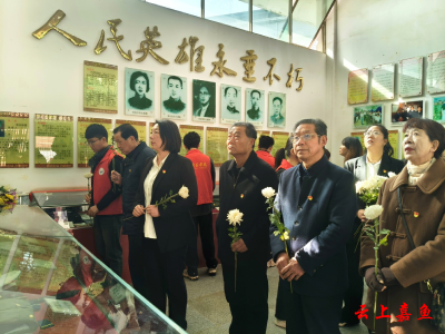 鱼岳镇北街社区开展清明祭英烈活动