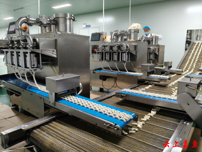 【实施产业倍增 聚焦支点建设】湖北申嘉食品：传统小麻花“拧”出新口感