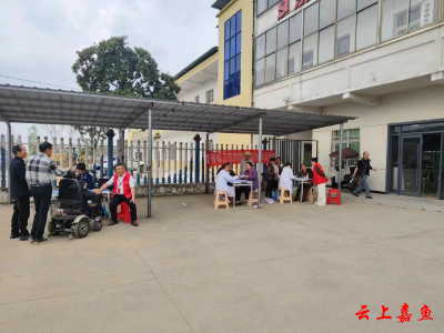 渡普镇人大：四月春风暖 代表送医忙