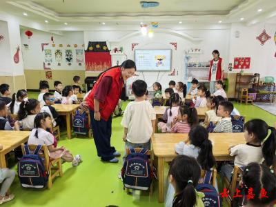 鱼岳镇小湖社区：“情绪魔法师”进幼儿园 为童心装上“心理加油站”