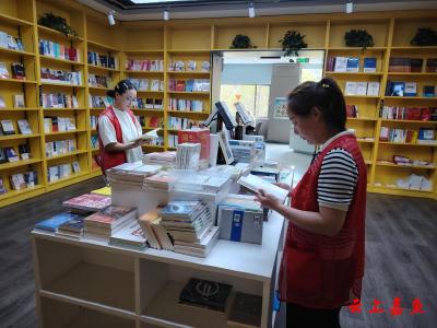 鱼岳镇樱花社区开展文化市场检查及主题宣传活动