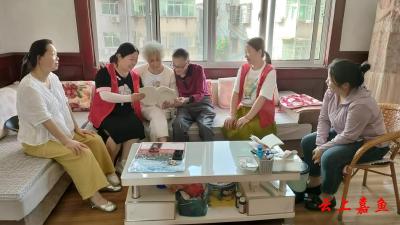 鱼岳镇南街社区开展“送学上门”活动