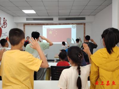 鱼岳镇樱花社区开展“红领巾心向党 队史传承庆六一”主题活动
