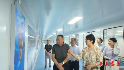 市领导来我县开展生物医药产业专题调研