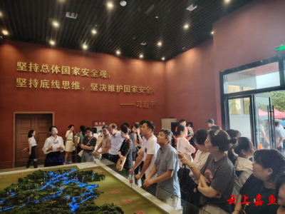 鱼岳镇梁家山社区组织开展“传承抗洪精神，凝聚奋进力量”主题党日活动
