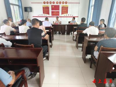 县领导赴新街镇余码头村讲授深入贯彻中央八项规定精神学习教育专题党课