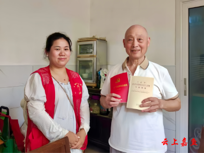 “七七事变”砺初心 送学上门强信念——鱼岳镇樱花社区为特殊党员群体送学