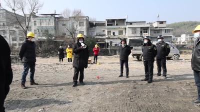 视频-塘湖镇：依法拆除违章建筑 筑牢安全防线