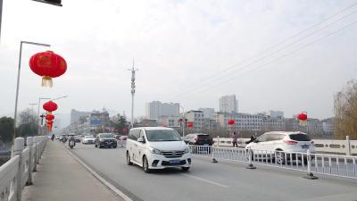 视频-【春节我在岗】交警在路上 护航不打烊 