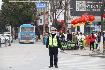 【春节我在岗④】交警在路上 护航不打烊