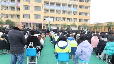 视频-交通安全进校园 共筑平安“上学路”！ 