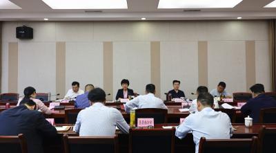 通城县委常委会2023年第8次会议召开