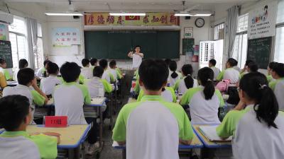 视频-隽水中学开展九年级理化实验操作训练 