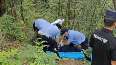 【夏季行动】暖心！老人山中晕倒  民警“警”急救助