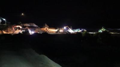 视频-【争先出彩 勇作示范】通城县交通运输局：挑灯夜战抢进度 打通G106国道“堵点”