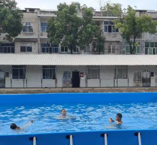 通城县麦市镇：孩子们，玩水就来公益泳池！