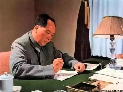 今天，毛主席逝世47周年！我们永远怀念他