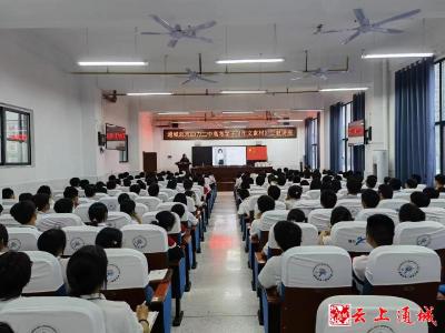 通城邮政：赠书“邮”余香  传递新希望