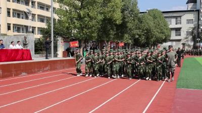 视频-通城县隽水初中：军训展英姿 奋进正当时 