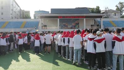 视频-通城二中举行2023届社团启动仪式