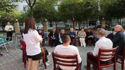 视频-通城县人社局：“送政策”上门保障老年人权益