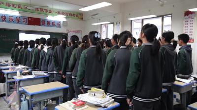 视频-通城县城关中学开展学习党的二十大精神主题班会 