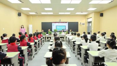 视频-用心呵护心灵之窗：通城县第一小学开展师生眼保健操展示评比活动 