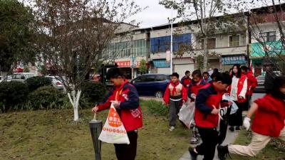 护河爱水 清洁家园 通城教育在行动