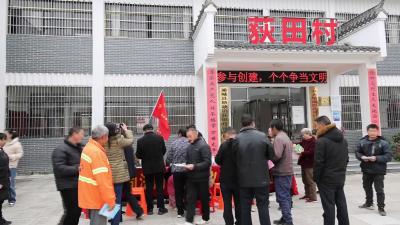 视频-送法下乡！通城县司法局女律师义工队开展普法宣传活动 