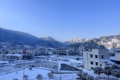 通城县关刀镇：雪落棋盘，看素裹下的乡村美景！