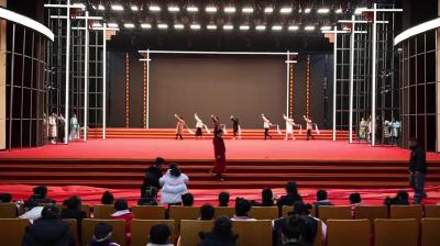 视频-2024年通城县春节联欢晚会完成二审 将于2月3日晚举行 