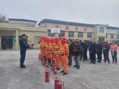 通城县五里镇开展冬季燃气安全和消防灭火演练