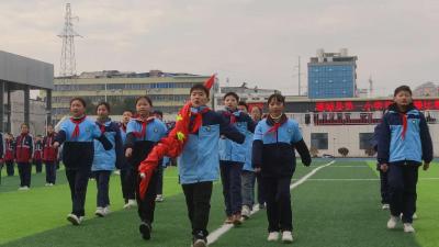 通城县第一小学举行首届体操比赛