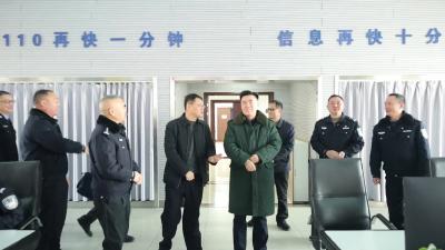 视频-大年初一，杨修伟看望慰问坚守工作岗位的一线干部职工