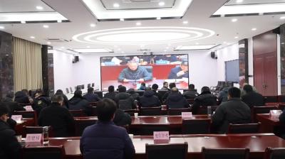 视频-通城县收听收看全市低温雨雪冰冻灾害天气防范应对视频会商调度会