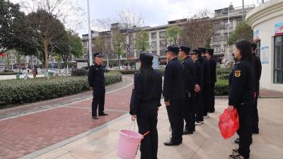 视频-通城县城管执法局：不负春光开好局 按下节后清洁“快进键” 