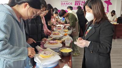 “烘”享甜蜜 “焙”感幸福｜通城县塘湖镇开展蛋糕DIY活动