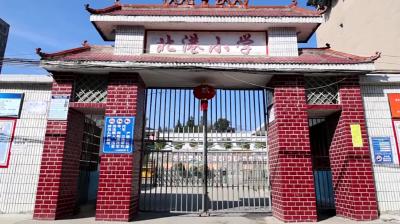 视频-胡羽骞：扔掉拐杖 向阳“生长” 