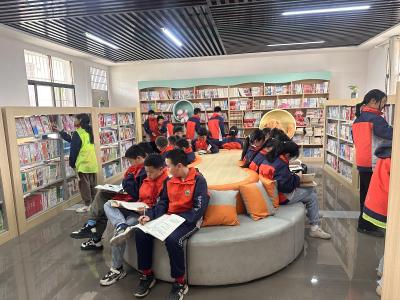 通城县五里镇中心完小：书香满校园 阅读伴成长