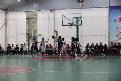 2024年通城县第二届青少年（初中组）篮球赛开幕